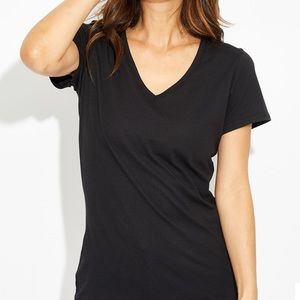 V neck T Black